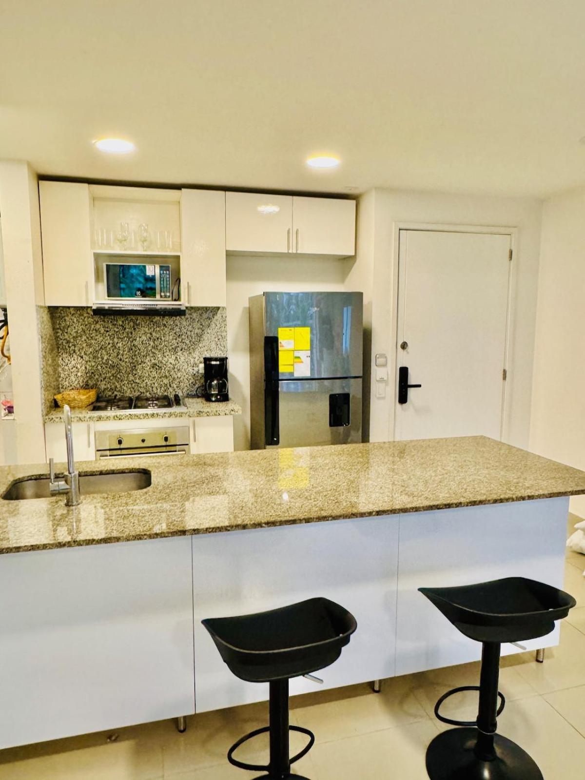 Apartamento En Con Balcón En Morros *
